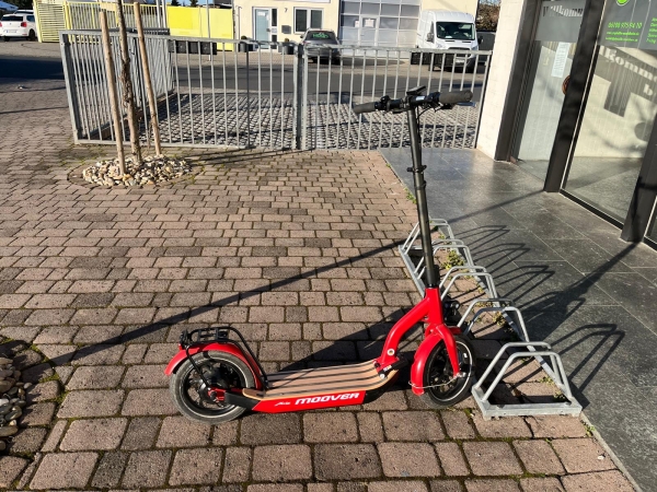 Metz moover E-Scooter mit Zellentausch